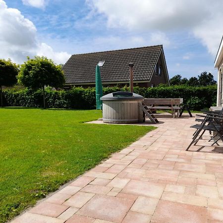 TzummarumWellnesshuis Met Hottub, Ligbad En Grote Tuin别墅 外观 照片