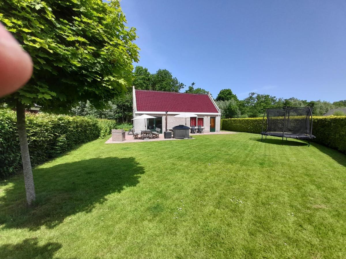 TzummarumWellnesshuis Met Hottub, Ligbad En Grote Tuin别墅 外观 照片